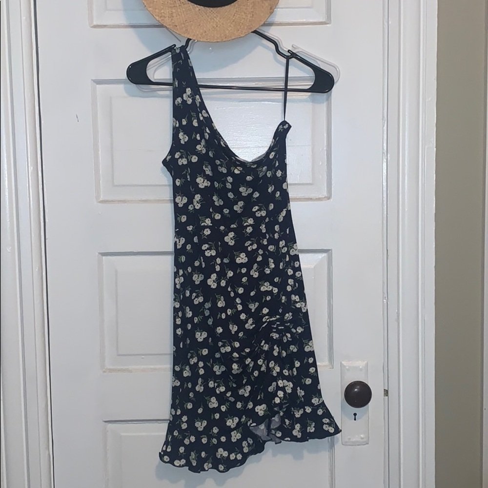 one shoulder dress